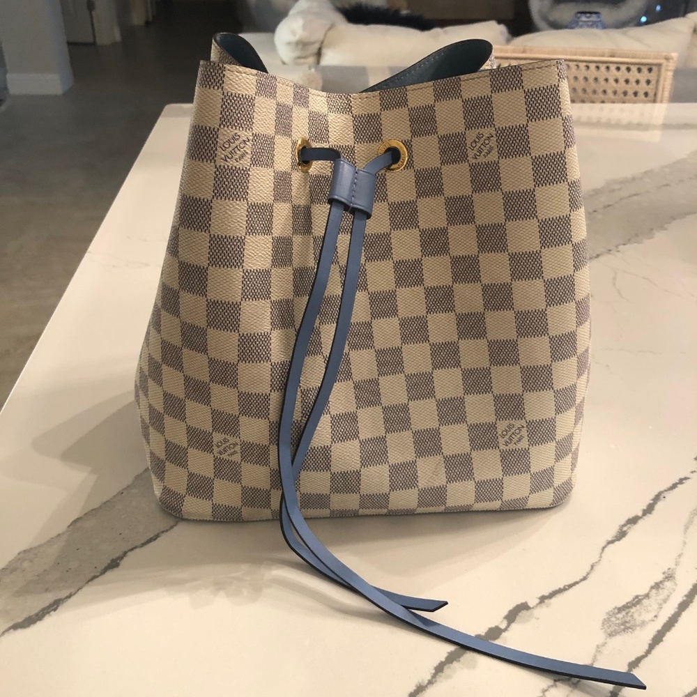 Louis Vuitton NEONOE handbag